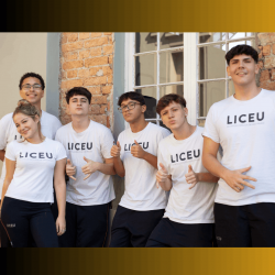 Alunos no intervalo das aulas em 2025