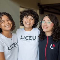 Alunos no intervalo das aulas em 2025