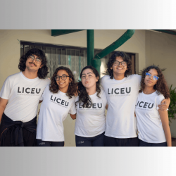 Alunos no intervalo das aulas em 2025